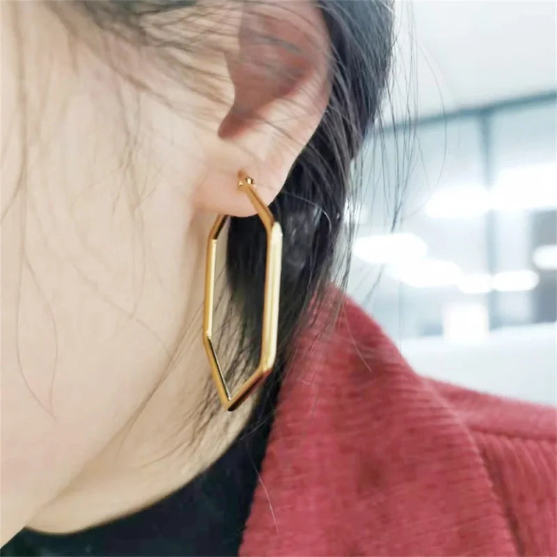 Grandes boucles d'oreilles hexagonales dorées en acier inoxydable - Bijou géométrique minimaliste