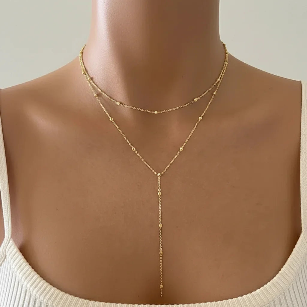 Collier multi-rangs doré avec chaîne à billes et pendentif style cravate - Bijou minimaliste chic